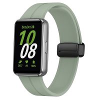eses Szilikon szíj mágneses csattal Samsung Galaxy Fit 3-höz - Zöld