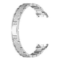 eses Fém pánt gyöngyökkel a Xiaomi Smart Band 8, 9 és 10 - Ezüst